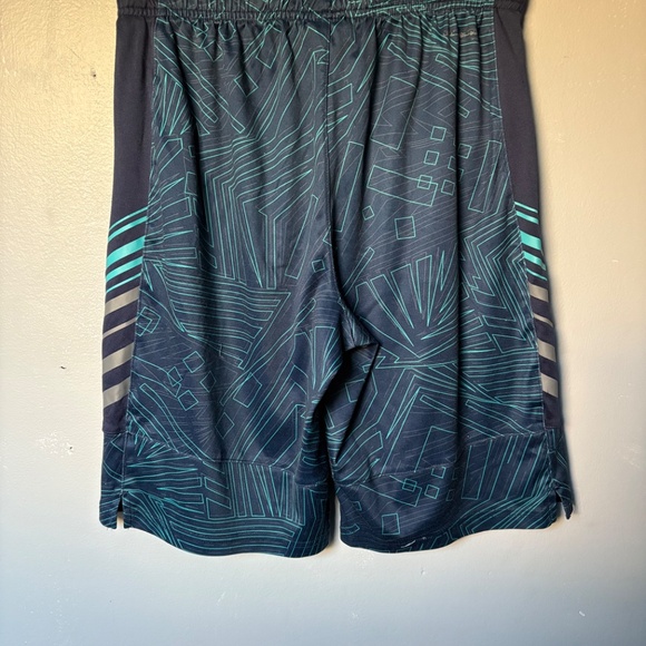 Boy’s Russell athletic shorts - Picture 2 of 4